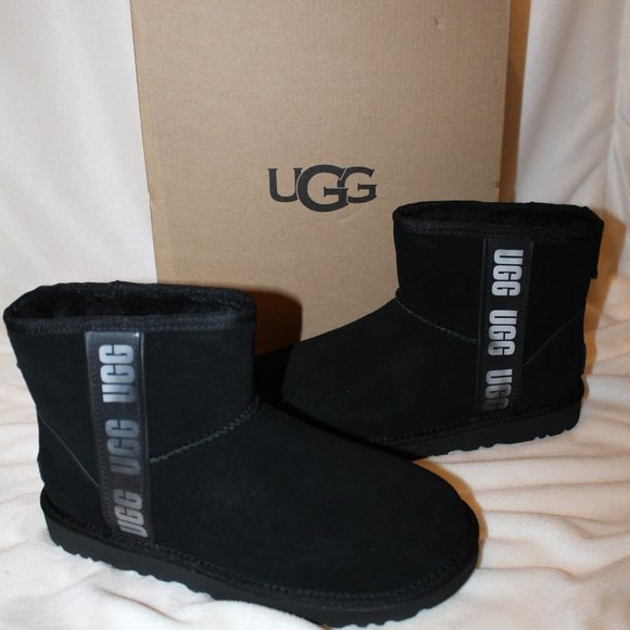 NIB UGG LOGO WOMEN'S MINI SUEDE‎ SHEARLING BOOTS BLACK